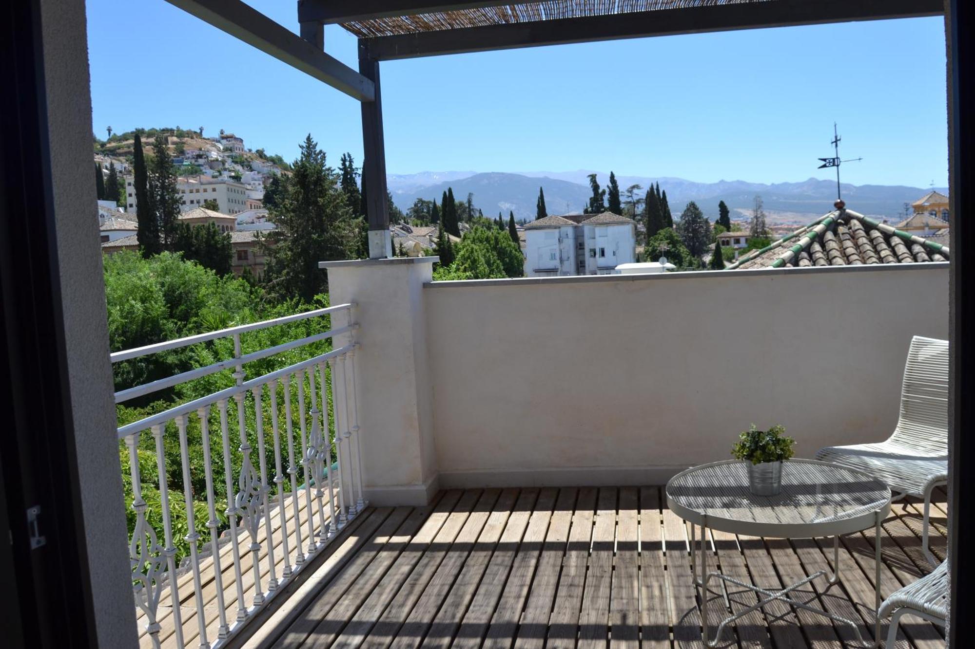 Carmen Del Cadi Granada